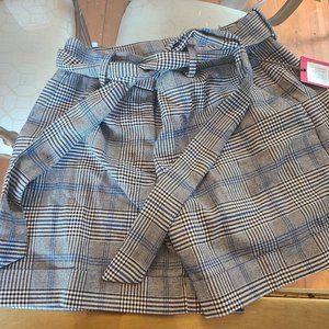 vince camuto paperbag tie waist shorts plaid NWT